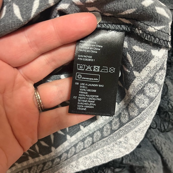 H&M Fringe Crop - Picture 4 of 4